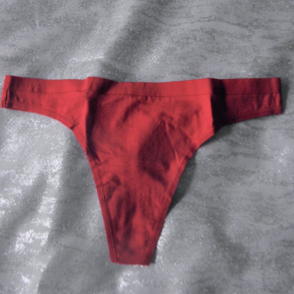 VS RED COTTON THONG PANTY